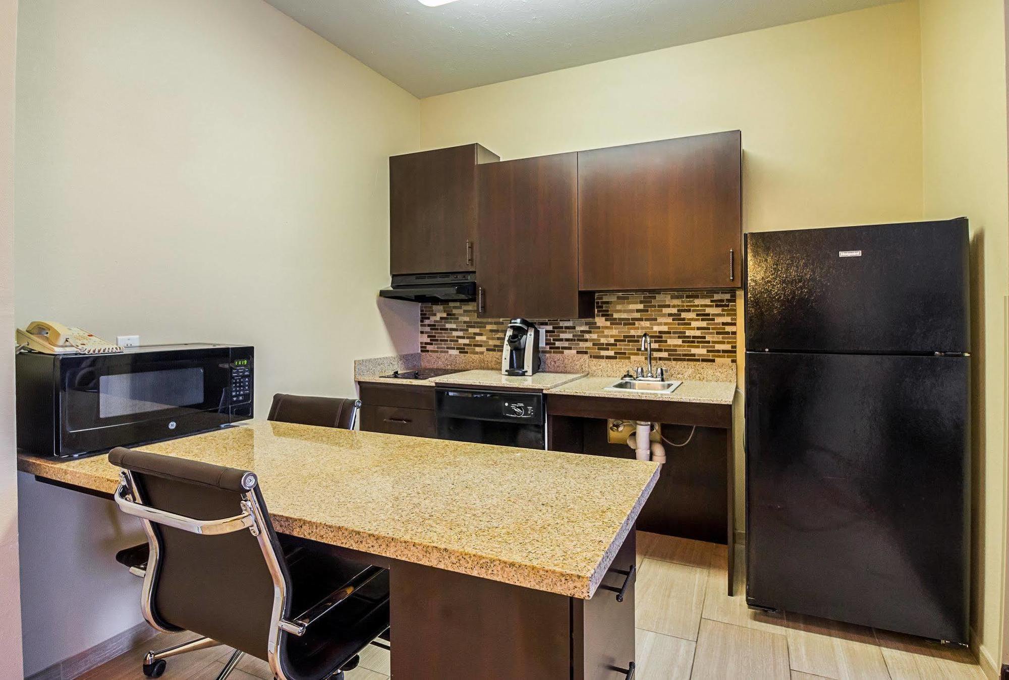 Mainstay Suites Fargo - I-94 Medical Center Bagian luar foto